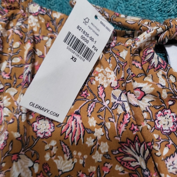 NWT Floral Spaghetti Strap Blouse - Picture 6 of 13